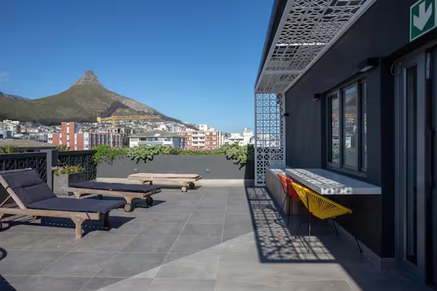 1 Bedroom Property for Sale in Sea Point Western Cape